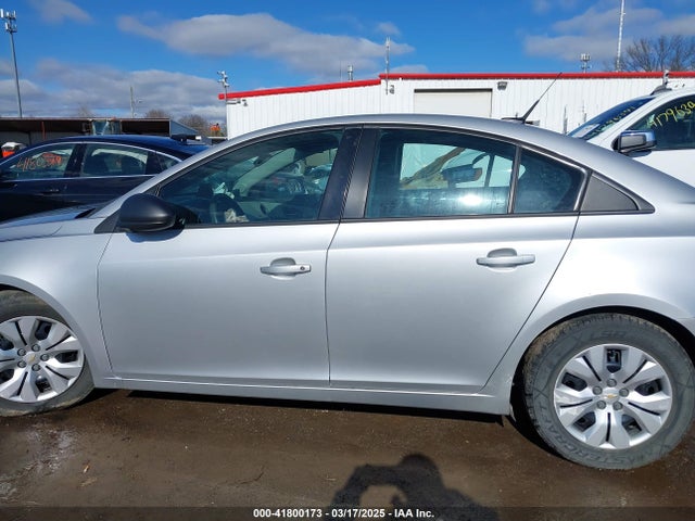 1G1PA5SH1E7467589 Chevrolet Cruze Ls Auto