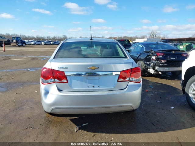1G1PA5SH1E7467589 Chevrolet Cruze Ls Auto