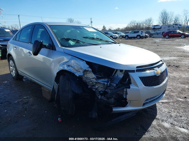 1G1PA5SH1E7467589 Chevrolet Cruze Ls Auto