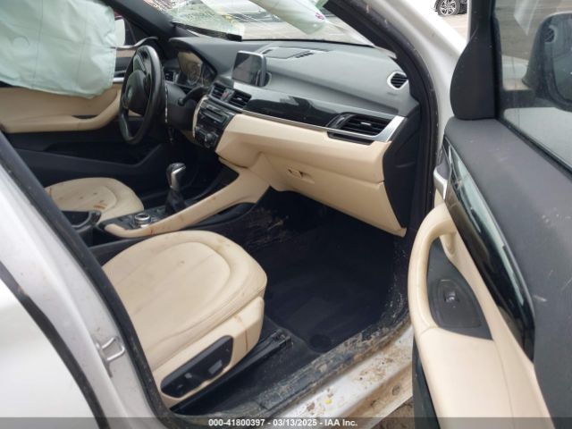 2018 BMW X1 WBXHT3C31J5K22765 Photo 4