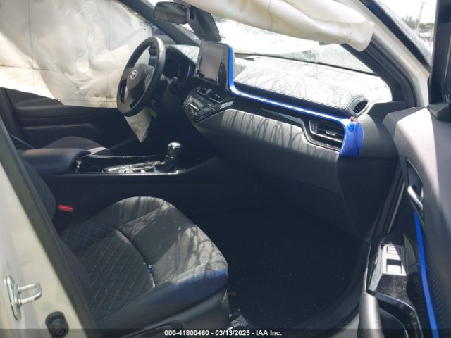 NMTKHMBX7LR109784 Toyota C-HR XLE
