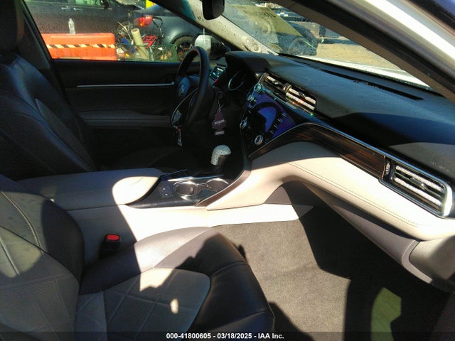 4T1B11HK8JU020827 Toyota CAMRY XLE