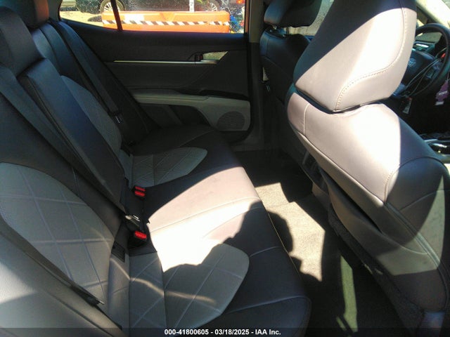 4T1B11HK8JU020827 Toyota CAMRY XLE
