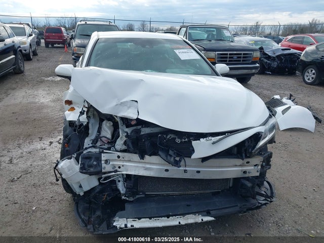 4T1B11HK2JU114170 Toyota CAMRY SE