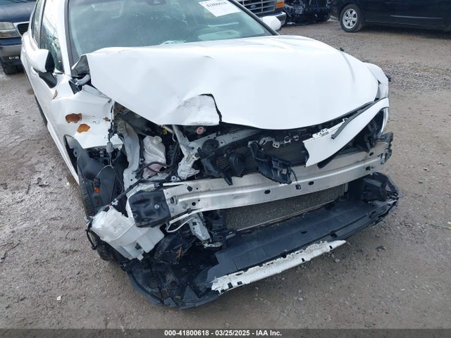 4T1B11HK2JU114170 Toyota CAMRY SE