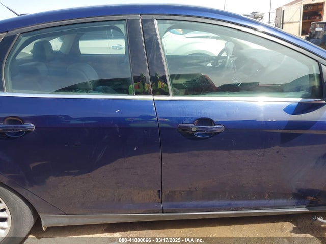 1FADP3J22HL272354 Ford Focus Titanium