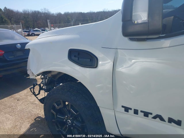 1N6BA1F40JN523851 Nissan Titan Xd Sv Diesel