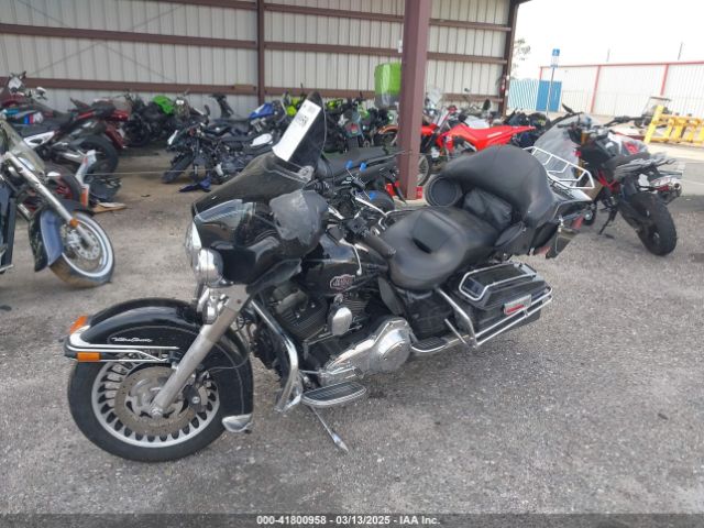2011 HARLEY-DAVIDSON FLHTCU 1HD1FC417BB629221 Photo 1