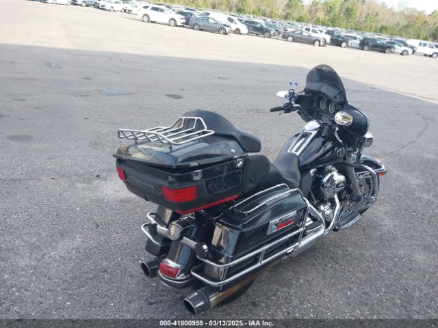 2011 HARLEY-DAVIDSON FLHTCU 1HD1FC417BB629221 Photo 3