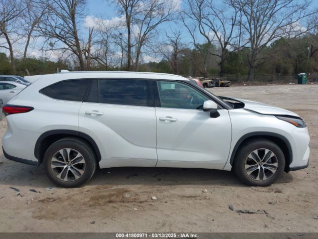 5TDGZRAH8NS101093 Toyota Highlander Xle