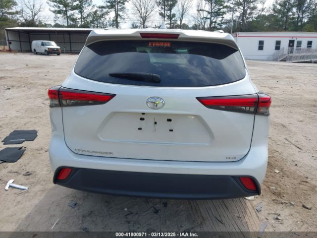 5TDGZRAH8NS101093 Toyota Highlander Xle