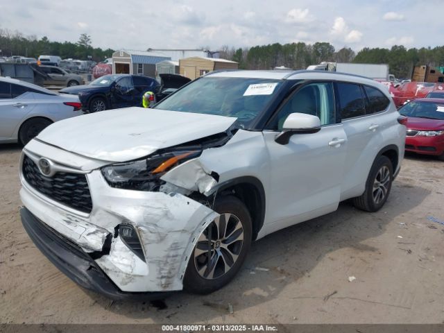 5TDGZRAH8NS101093 Toyota Highlander Xle