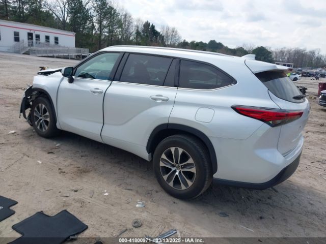 5TDGZRAH8NS101093 Toyota Highlander Xle