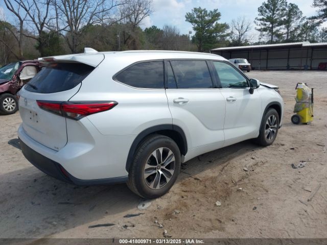 5TDGZRAH8NS101093 Toyota Highlander Xle