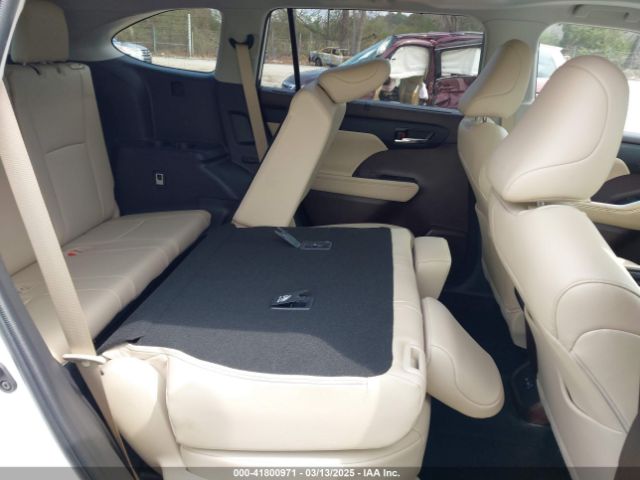 5TDGZRAH8NS101093 Toyota Highlander Xle