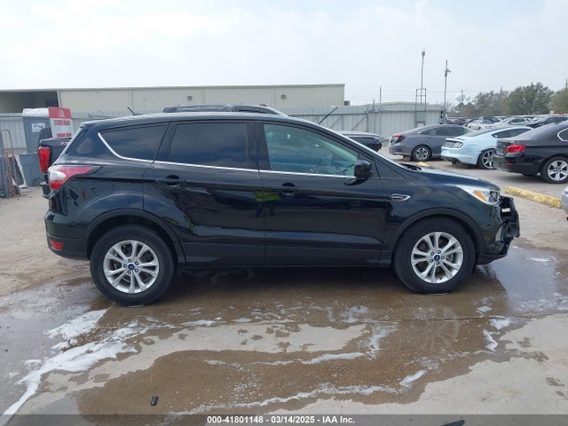 1FMCU0G99HUA95440 Ford ESCAPE SE