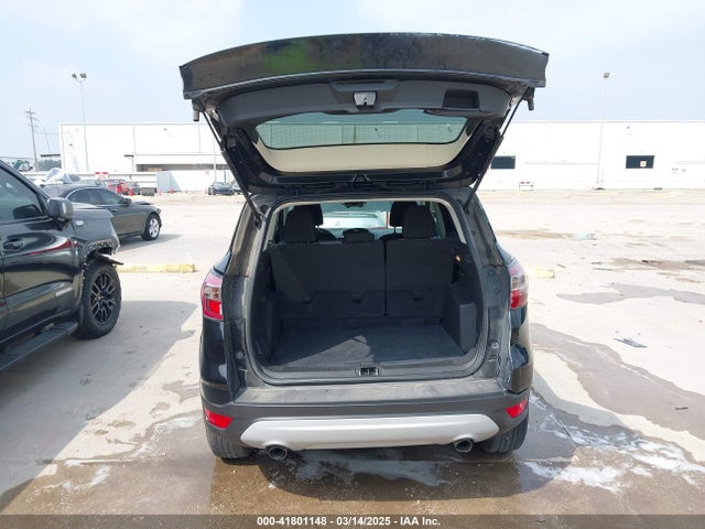1FMCU0G99HUA95440 Ford ESCAPE SE