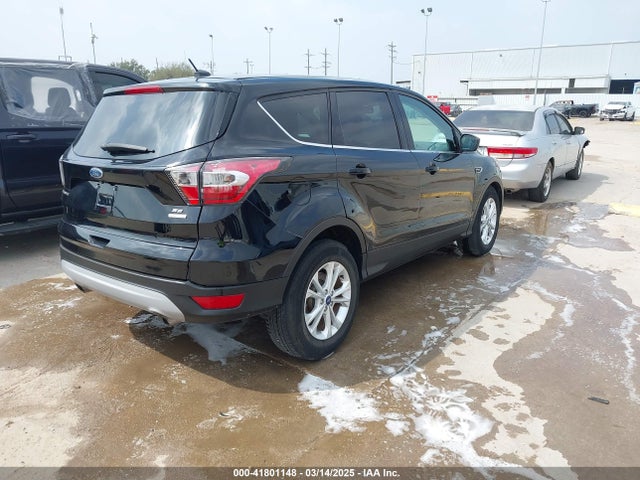 1FMCU0G99HUA95440 Ford ESCAPE SE