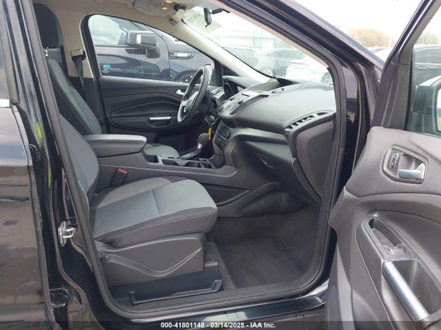 1FMCU0G99HUA95440 Ford ESCAPE SE