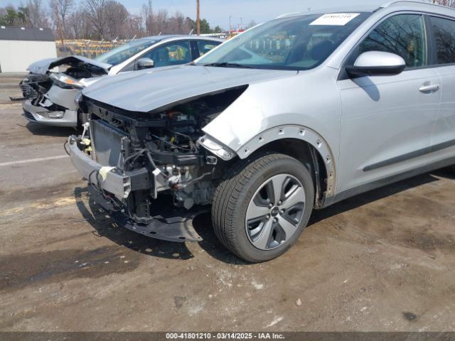 KNDCB3LC1K5262906 KIA NIRO LX