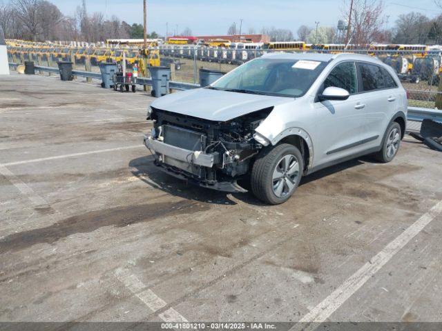 KNDCB3LC1K5262906 KIA NIRO LX