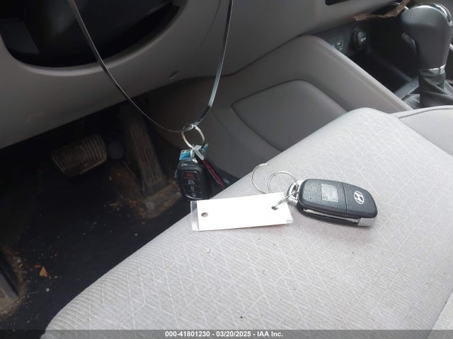 KM8J3CA45HU272171 Hyundai TUCSON SE