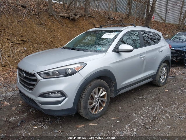 KM8J3CA45HU272171 Hyundai TUCSON SE