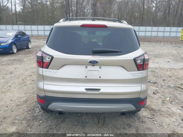 1FMCU0JD2HUC30884 Ford Escape Titanium