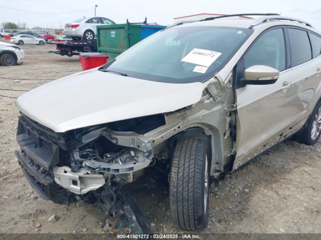 1FMCU0JD2HUC30884 Ford Escape Titanium
