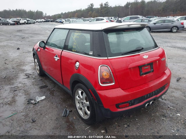 2008 MINI COOPER S WMWMF73538TT89952 Photo 2