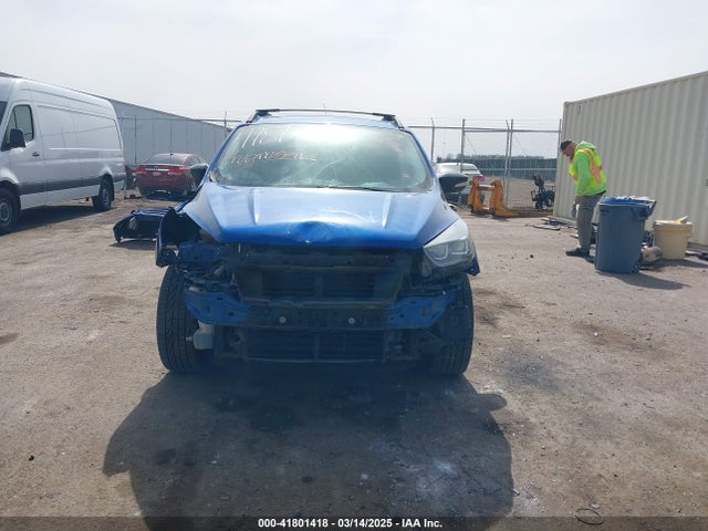 1FMCU9JD4HUE54811 Ford Escape Titanium