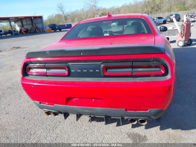 2C3CDZFJ9JH246522 Dodge Challenger 392 Hemi Scat Pack Shaker
