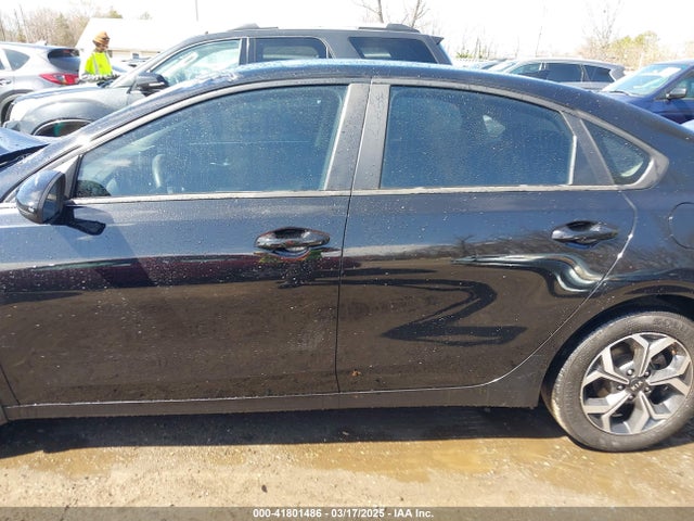 3KPF24AD9KE045316 KIA Forte Lxs