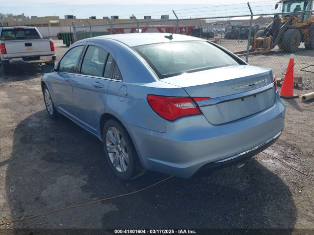 2012 CHRYSLER 200 1C3CCBBG5CN328715 Photo 2