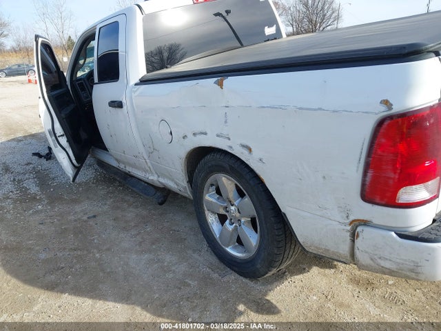 1C6RR7FT6JS328138 RAM 1500 Express  4x4 6'4 Box