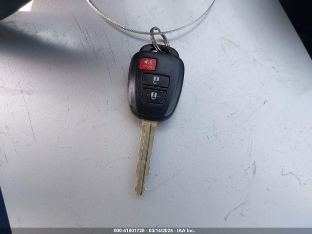 2T3WFREV5FW221731 Toyota Rav4 Xle