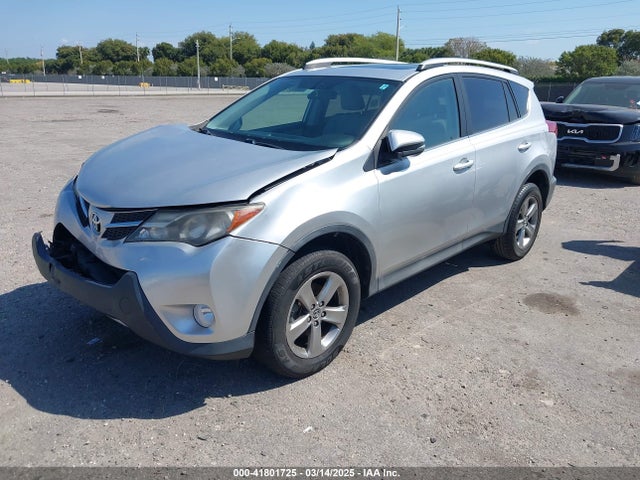 2T3WFREV5FW221731 Toyota Rav4 Xle