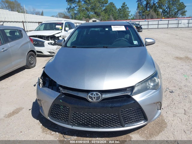 4T1BF1FK0GU137704 Toyota CAMRY SE