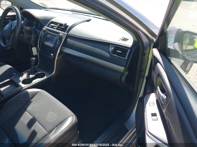 4T1BF1FK0GU137704 Toyota CAMRY SE