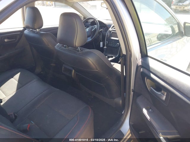 4T1BF1FK0GU137704 Toyota CAMRY SE