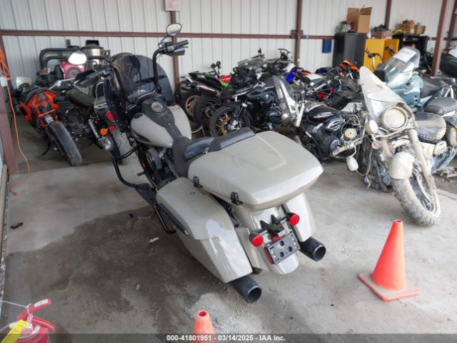 2023 INDIAN MOTORCYCLE CO. SPRINGFIELD 56KTJDBB8P3420219 Photo 2