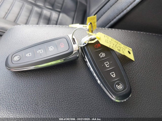1FMCU0GD3KUA71923 Ford ESCAPE SE