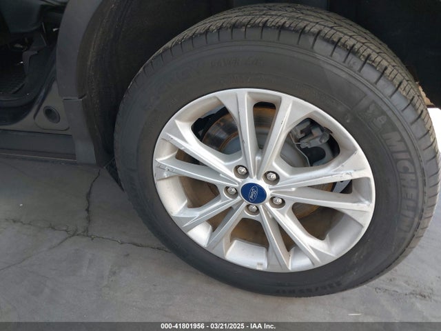 1FMCU0GD3KUA71923 Ford ESCAPE SE
