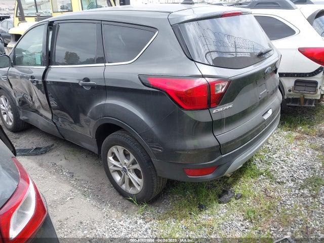 1FMCU0GD3KUA71923 Ford ESCAPE SE