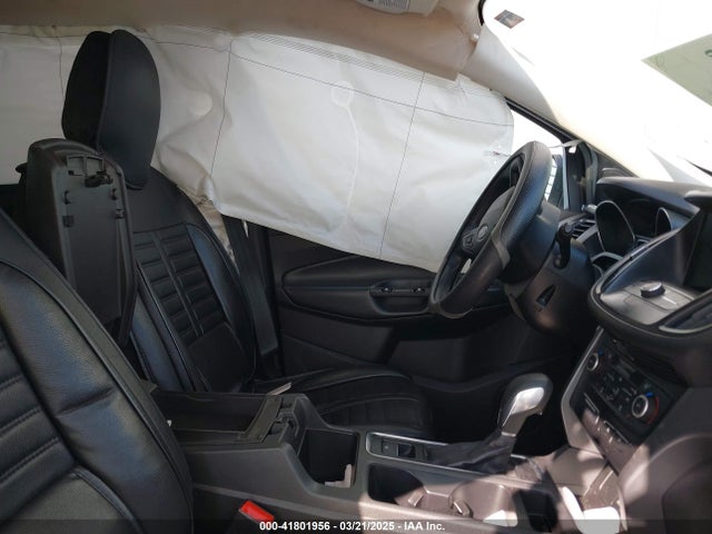 1FMCU0GD3KUA71923 Ford ESCAPE SE