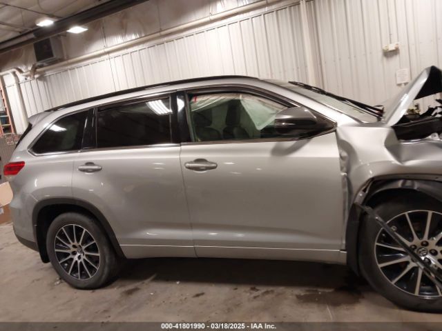 5TDJZRFH7JS551309 Toyota Highlander Se