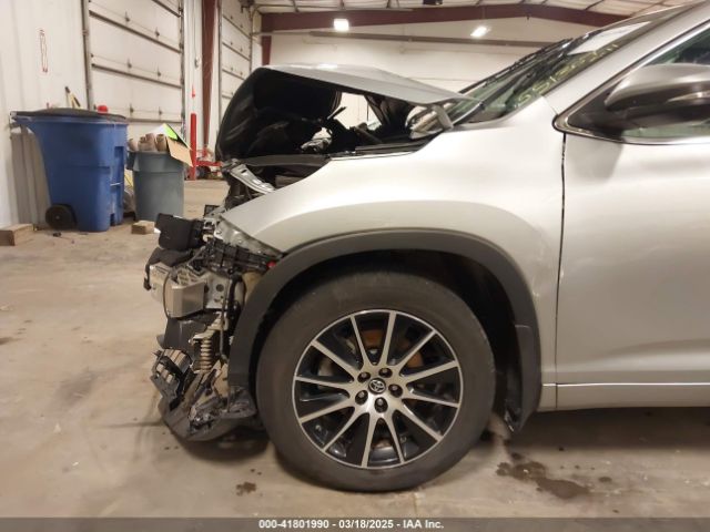 5TDJZRFH7JS551309 Toyota Highlander Se
