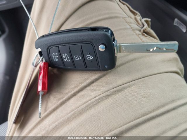 KMHLL4DG0SU852469 Hyundai ELANTRA SE