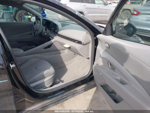 KMHLL4DG0SU852469 Hyundai ELANTRA SE