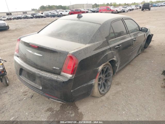 2019 CHRYSLER 300 2C3CCAAG8KH728996 Photo 3